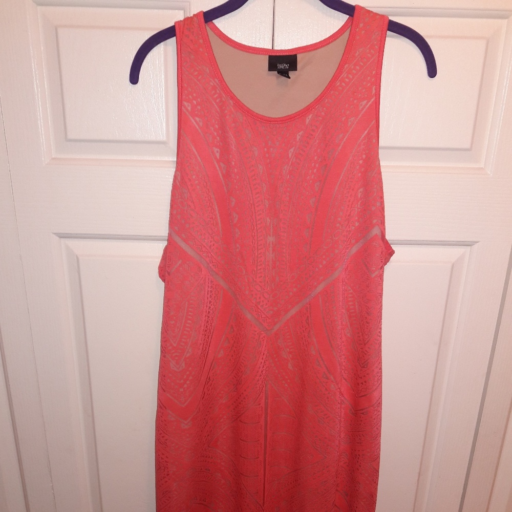 Sleeveless, razor cute dress